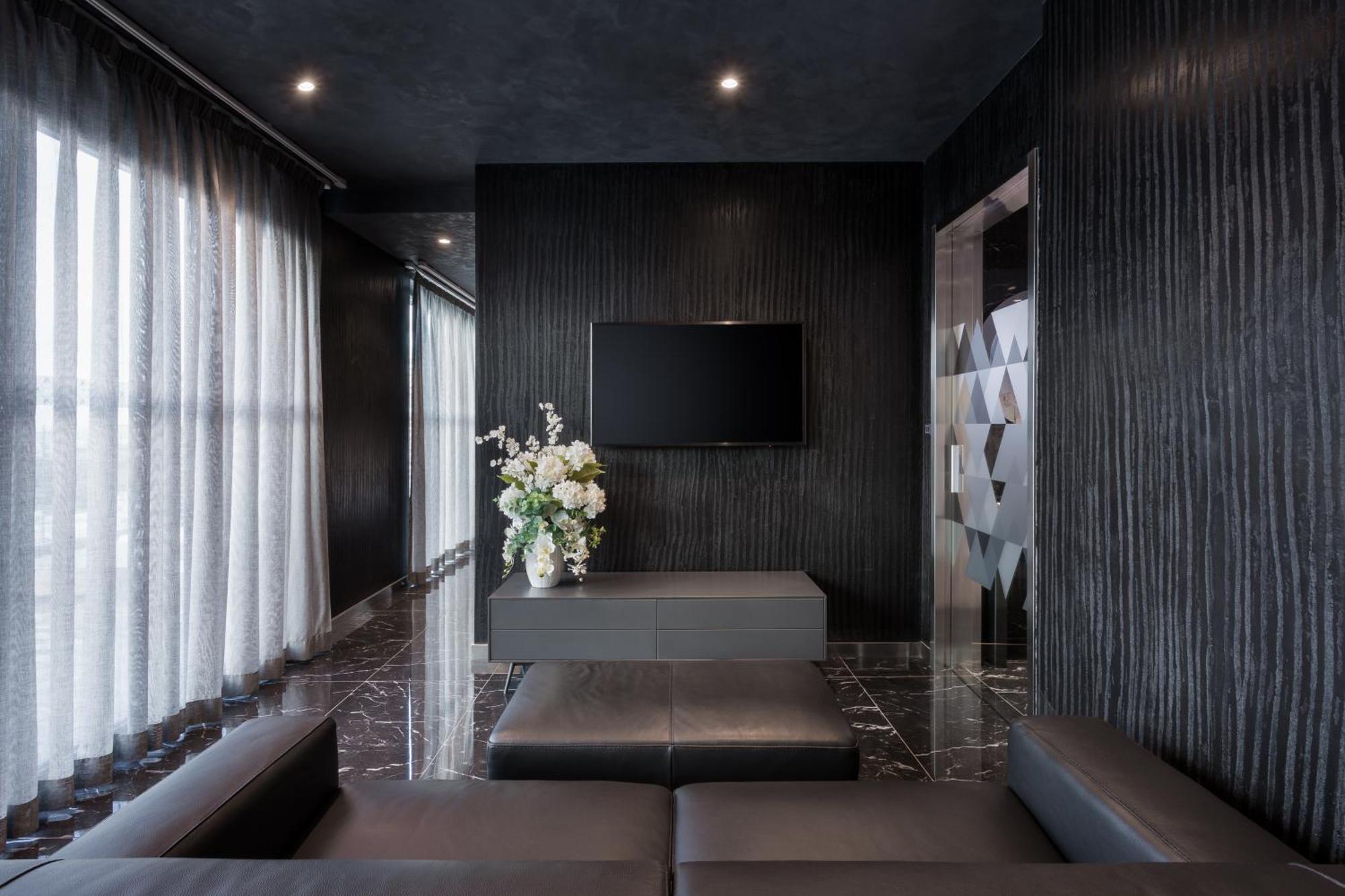H & - Adults Only Hotel