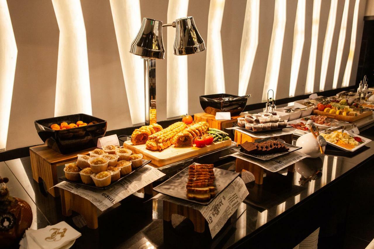 H & - Adults Only Hotel